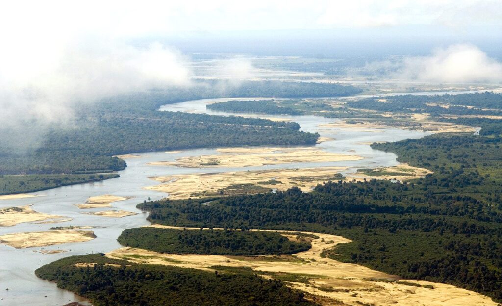 Tanzania_SouthSelousGameReserve_SandRiverSelousLandscape3-1